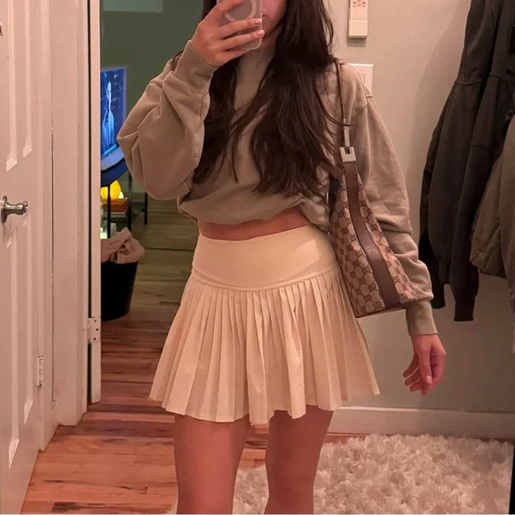 ALO Grand Slam Pleated Tennis Skirt Yoga in butter yellow xxs - Picture 7 of 12